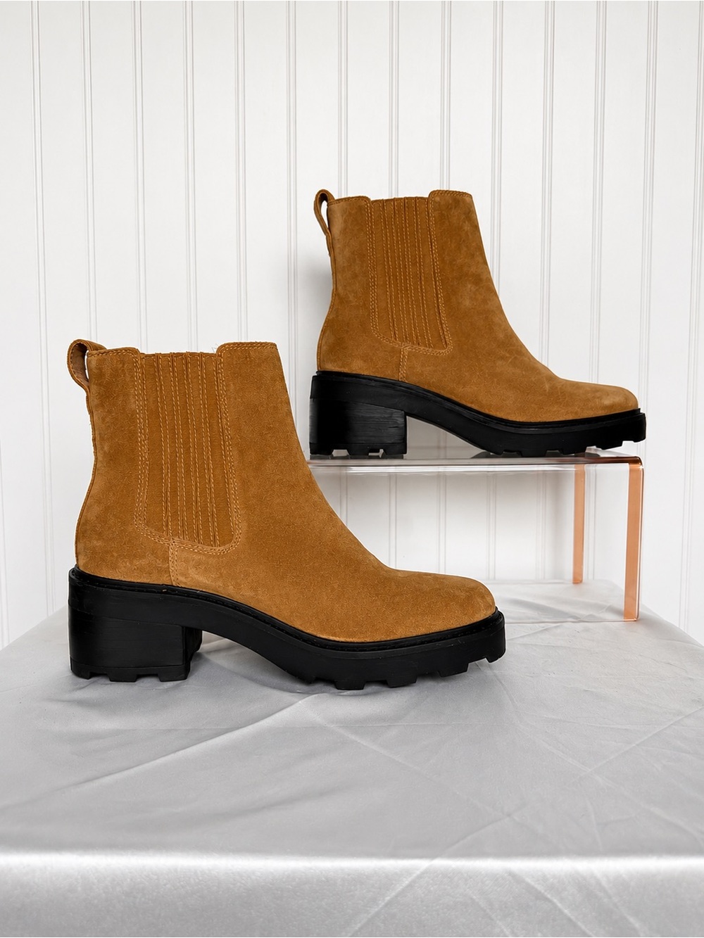 Madewell Tan Suede Lug Sole Chelsea Ankle Boots Block Heel Size 10.5
